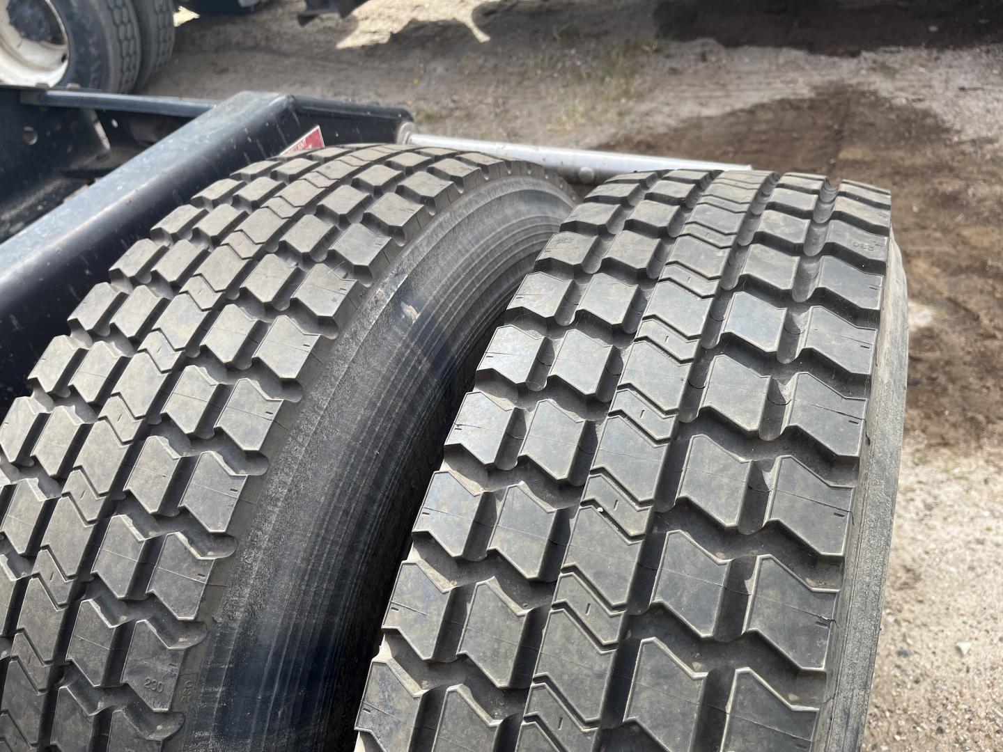 ./imagenes/INVOICE/2019/17172/TRACTOCAMION VOLVO VNL 6X4 (15).JPG